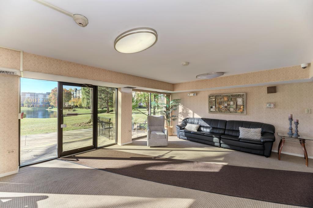 100 Lake Boulevard #603, Buffalo Grove, IL 60089