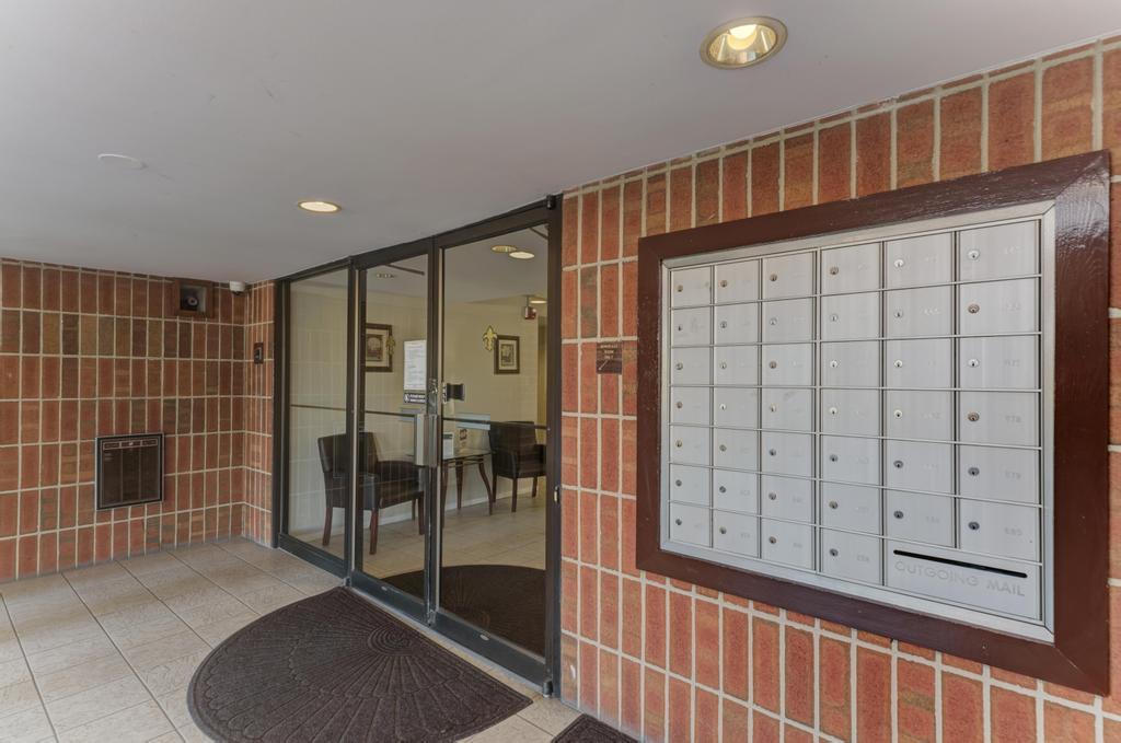100 Lake Boulevard #603, Buffalo Grove, IL 60089
