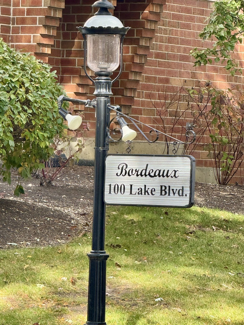 100 Lake Boulevard #603, Buffalo Grove, IL 60089