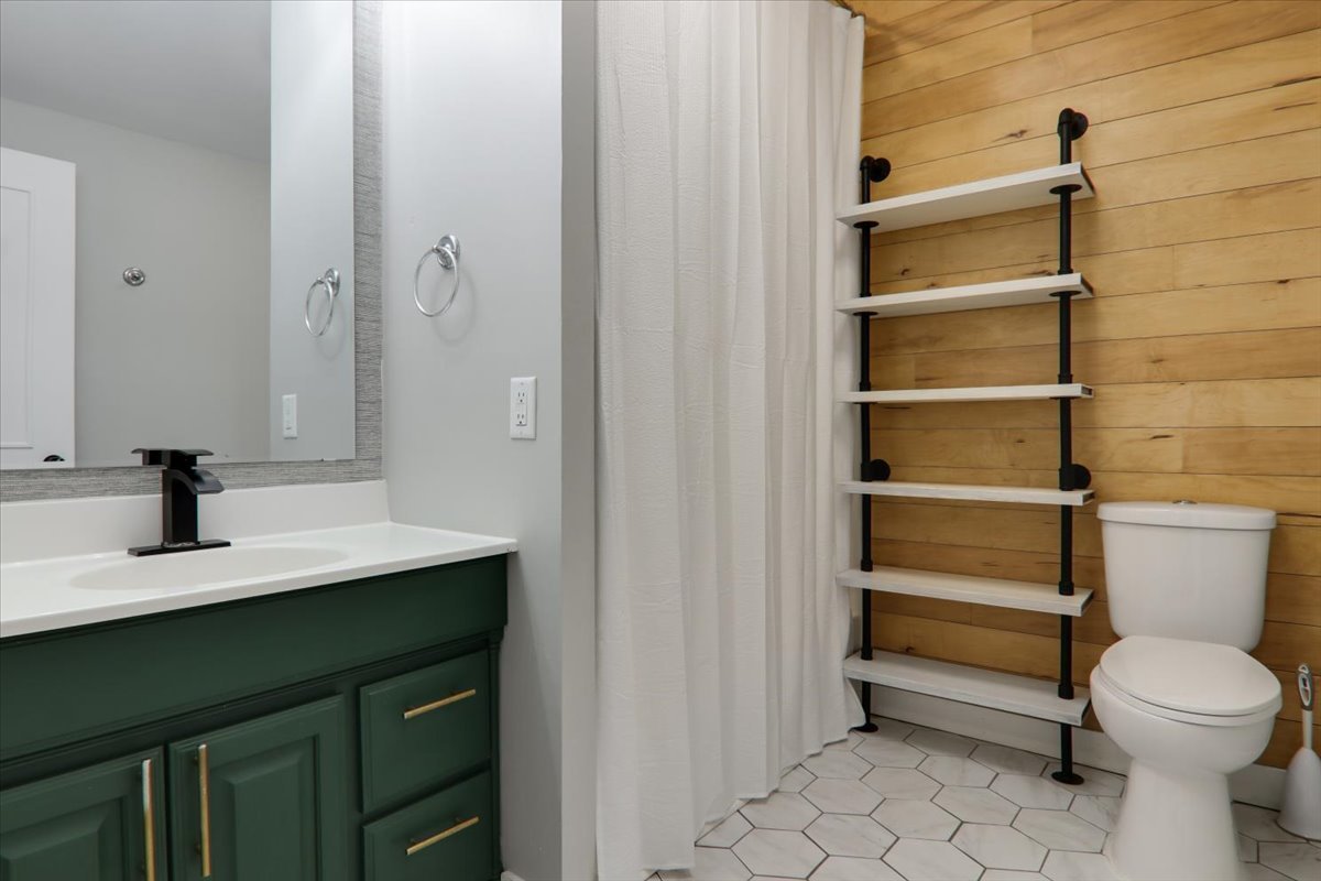 305 S Broadway Street, Hudson, IL 61748