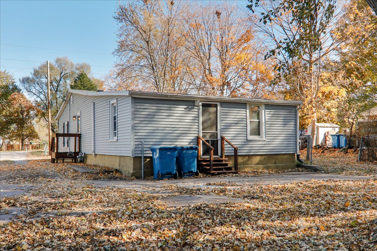 305 S Broadway Street, Hudson, IL 61748