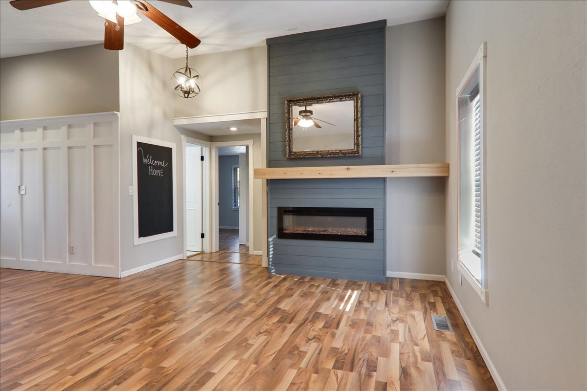 305 S Broadway Street, Hudson, IL 61748