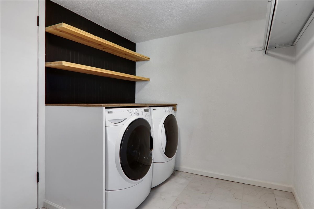 305 S Broadway Street, Hudson, IL 61748