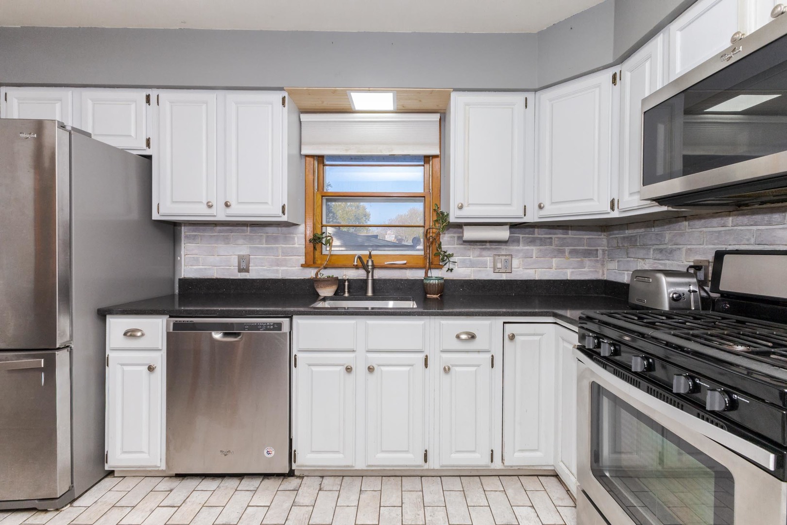 2707 Hobson Drive, Bloomington, IL 61704