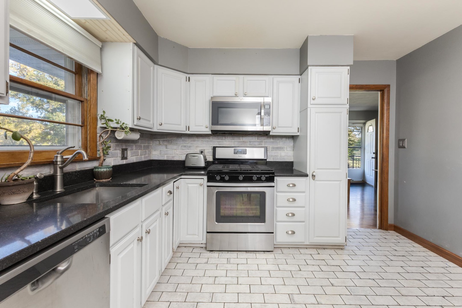 2707 Hobson Drive, Bloomington, IL 61704