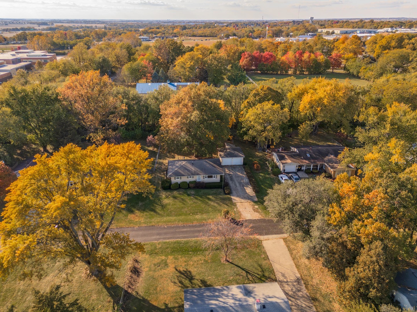 2707 Hobson Drive, Bloomington, IL 61704