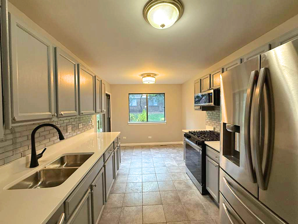 314 Wildberry Court #A1, Schaumburg, IL 60193