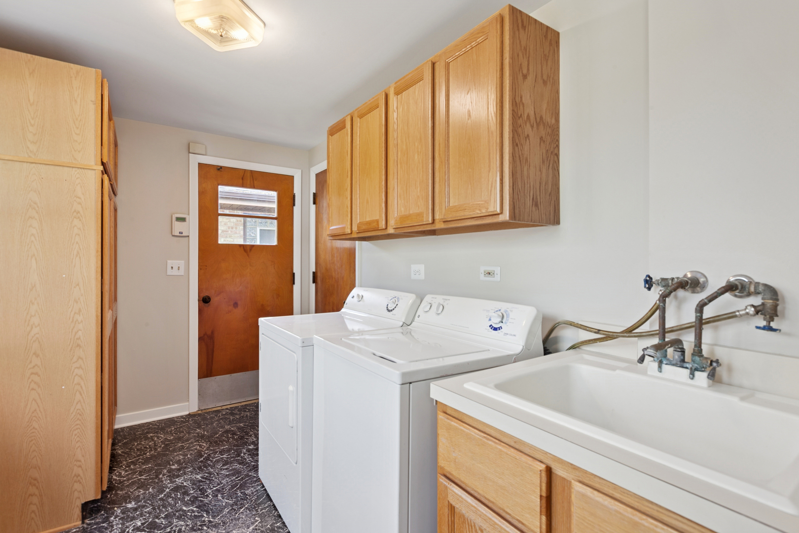 270 Hawthorne Boulevard, Glen Ellyn, IL 60137