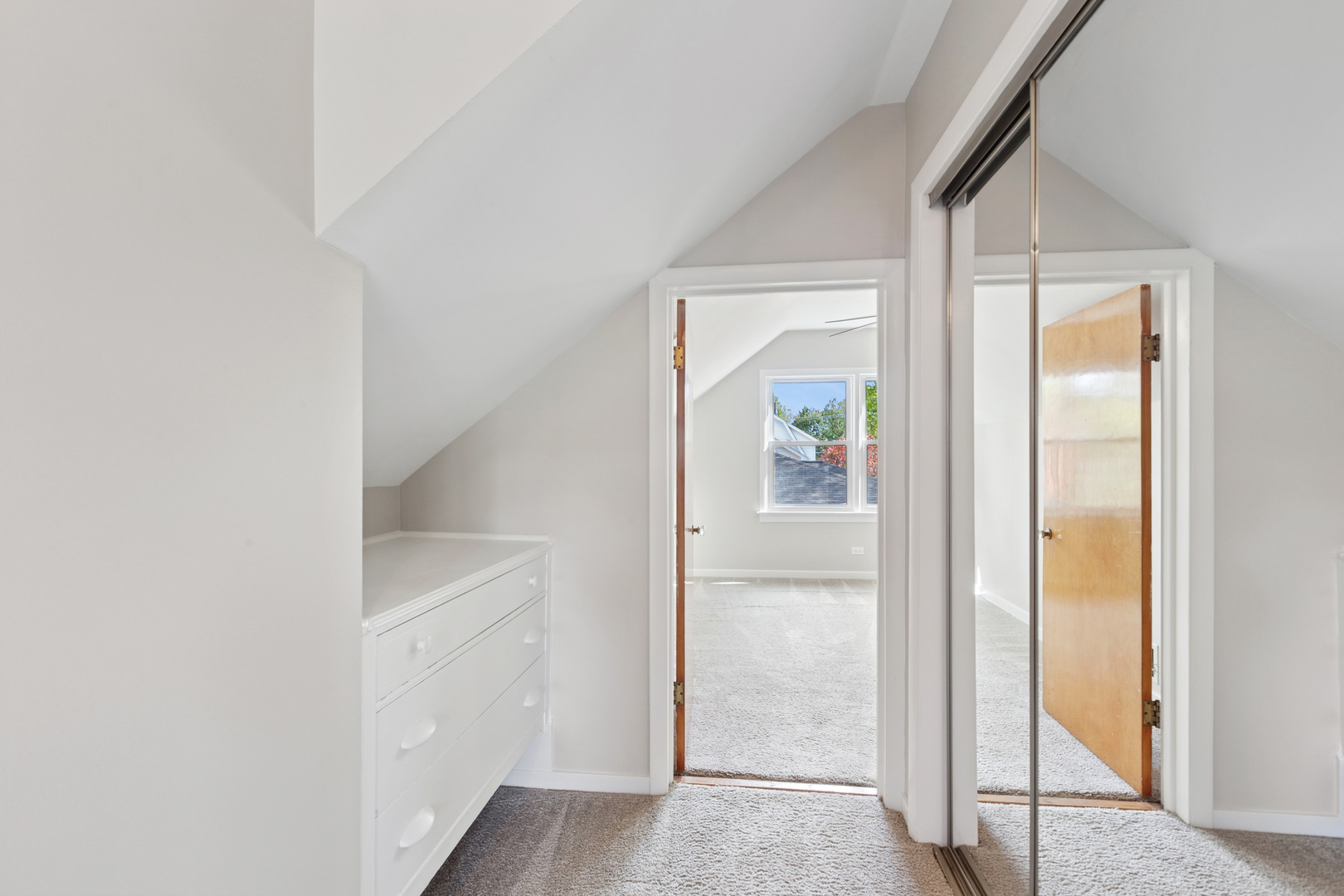 270 Hawthorne Boulevard, Glen Ellyn, IL 60137