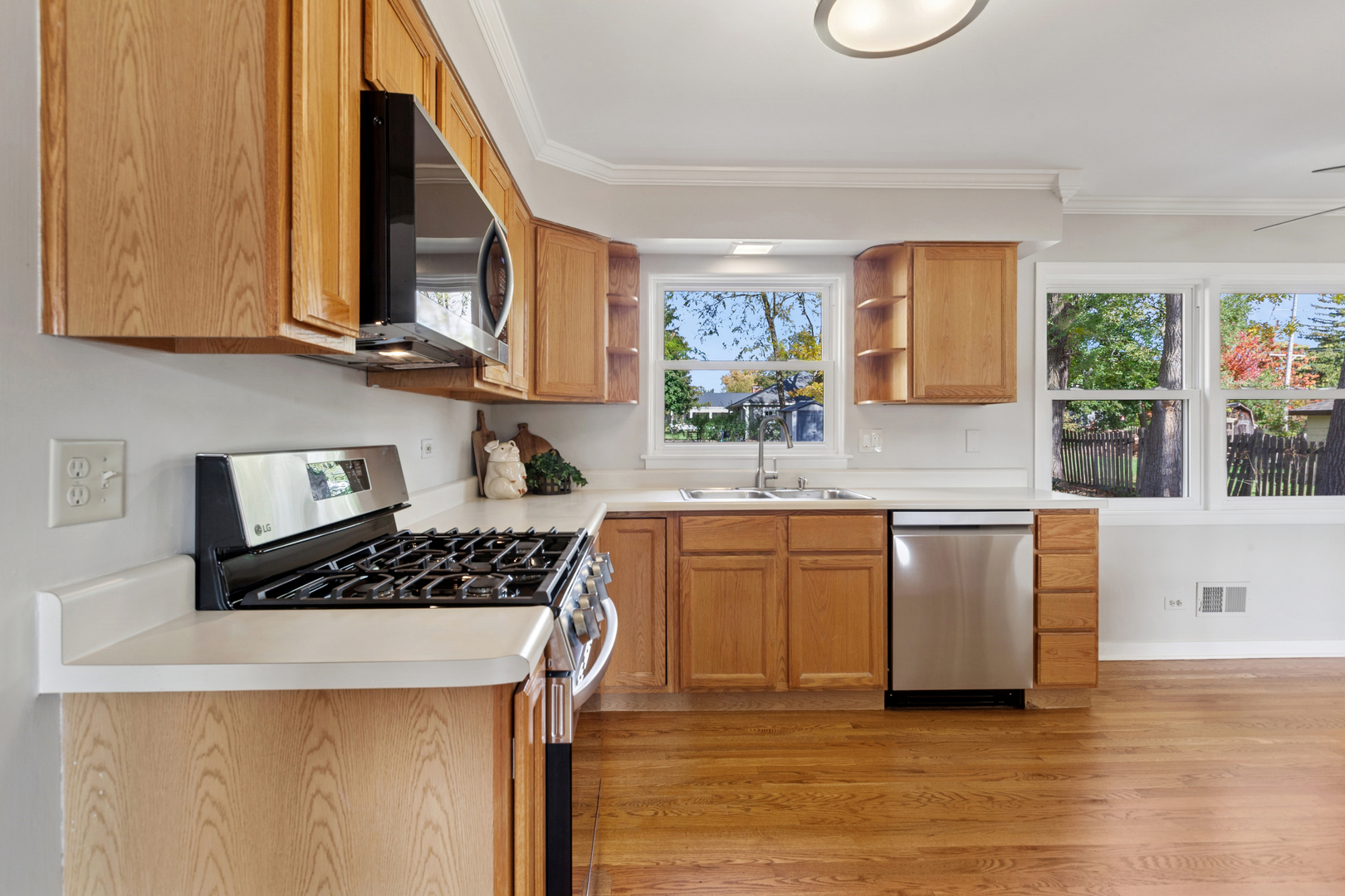 270 Hawthorne Boulevard, Glen Ellyn, IL 60137