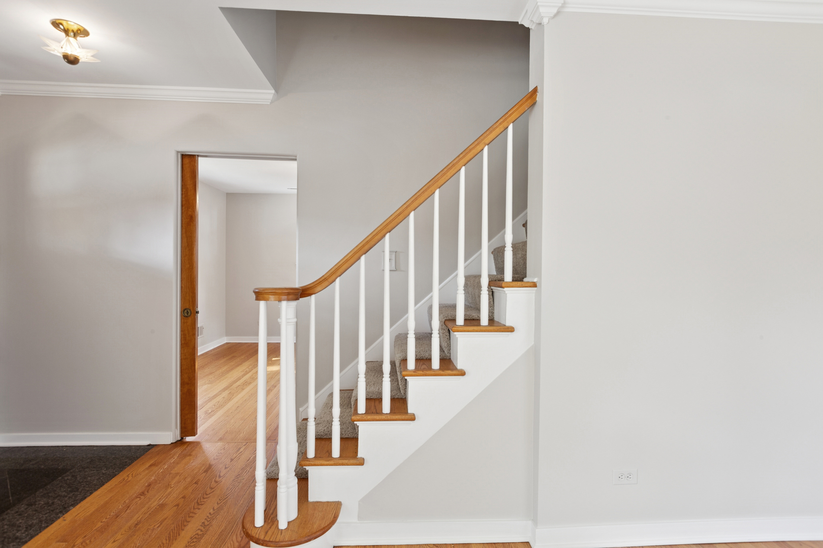 270 Hawthorne Boulevard, Glen Ellyn, IL 60137