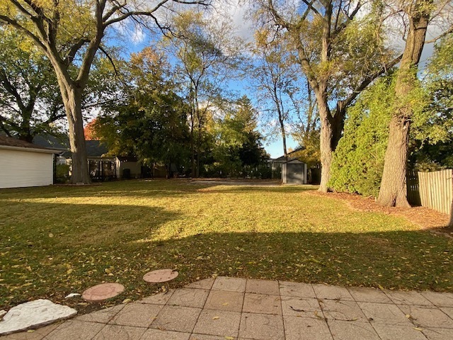 270 Hawthorne Boulevard, Glen Ellyn, IL 60137