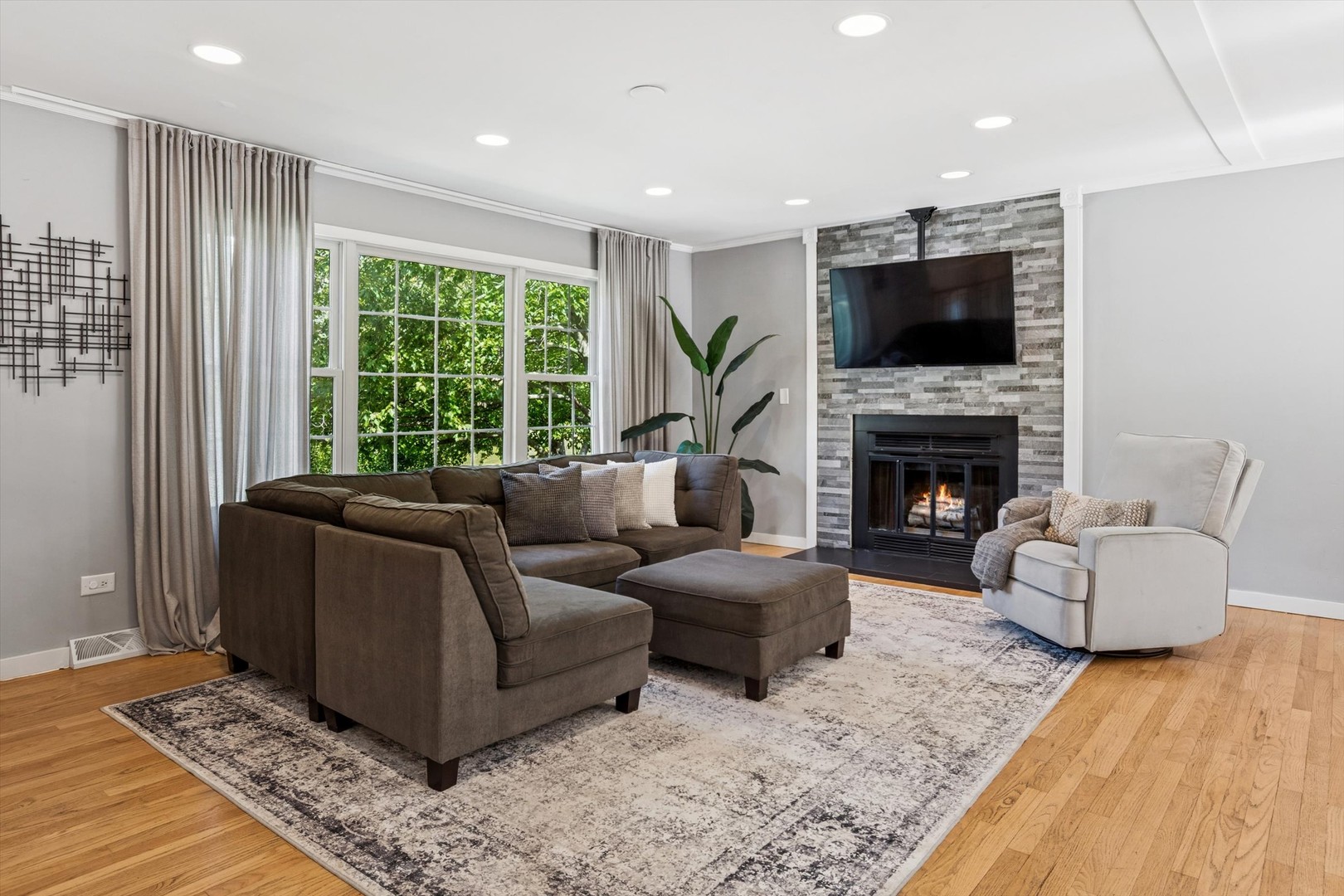 24331 Davids Court, Naperville, IL 60564