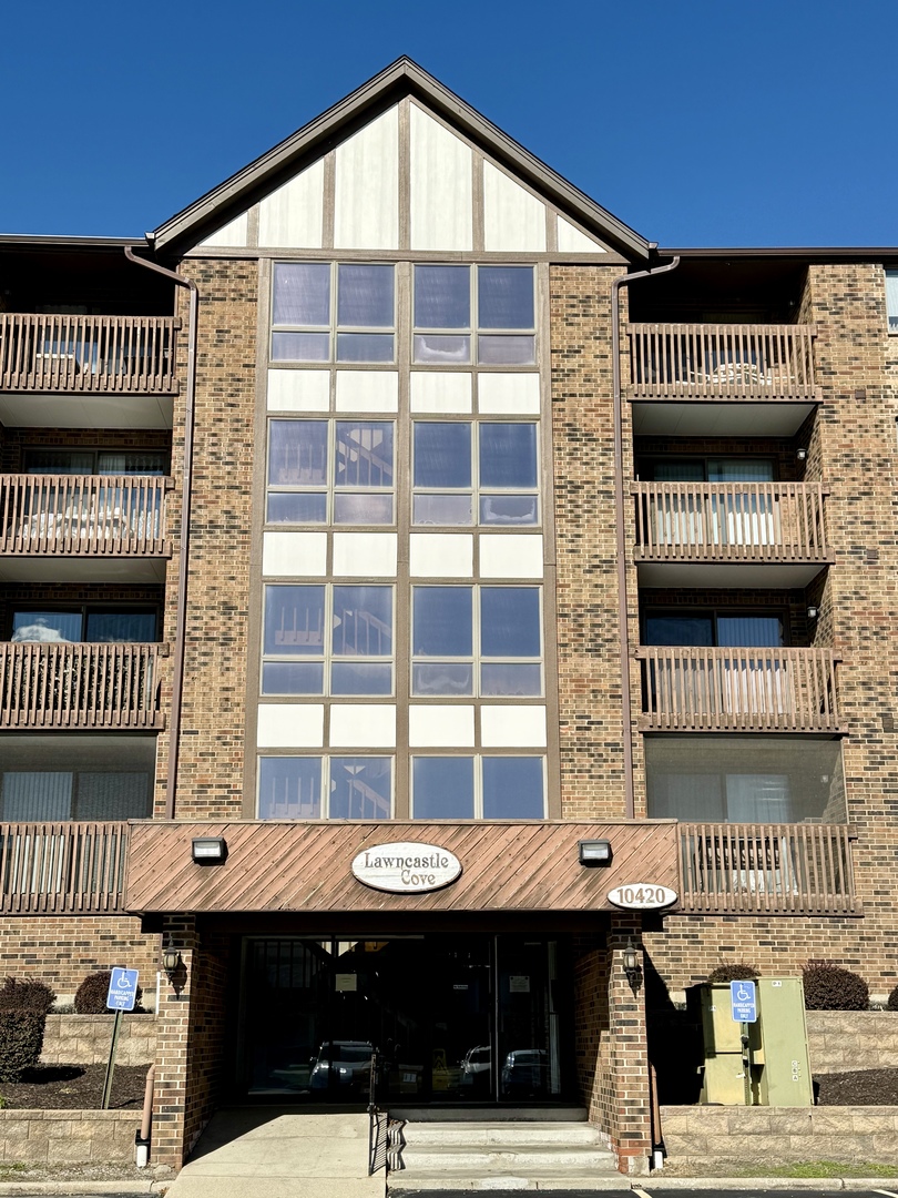 10420 Circle Drive #25B, Oak Lawn, IL 60453