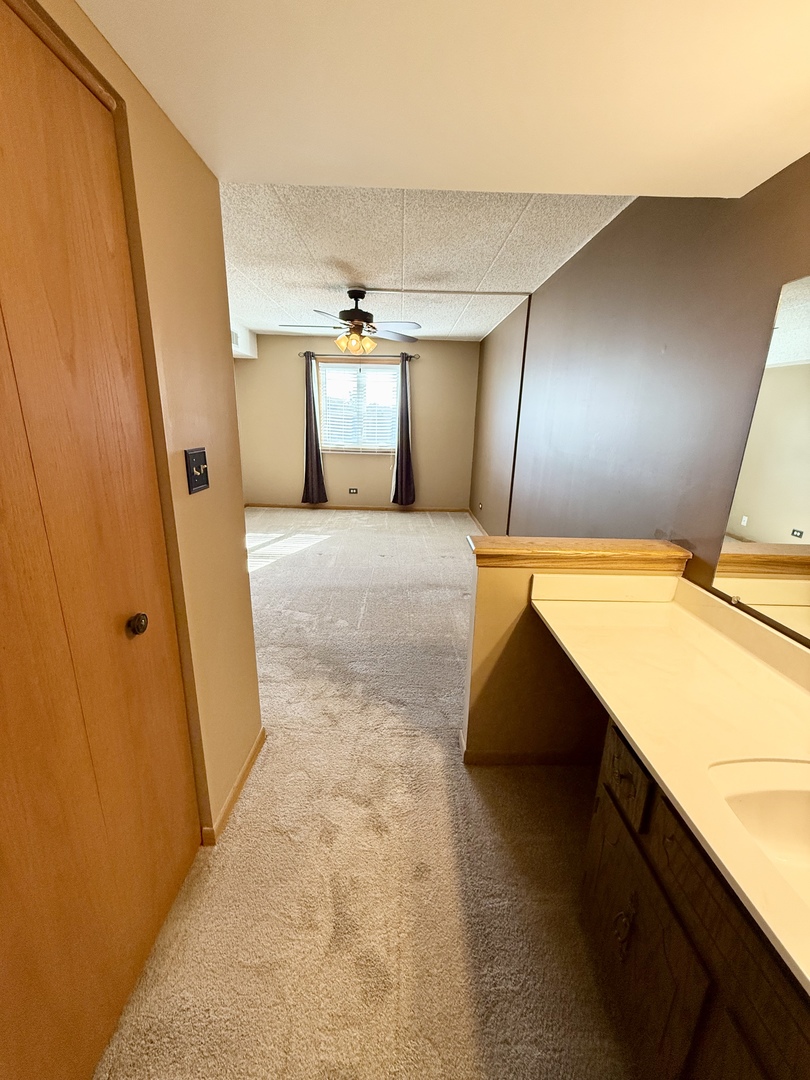 10420 Circle Drive #25B, Oak Lawn, IL 60453