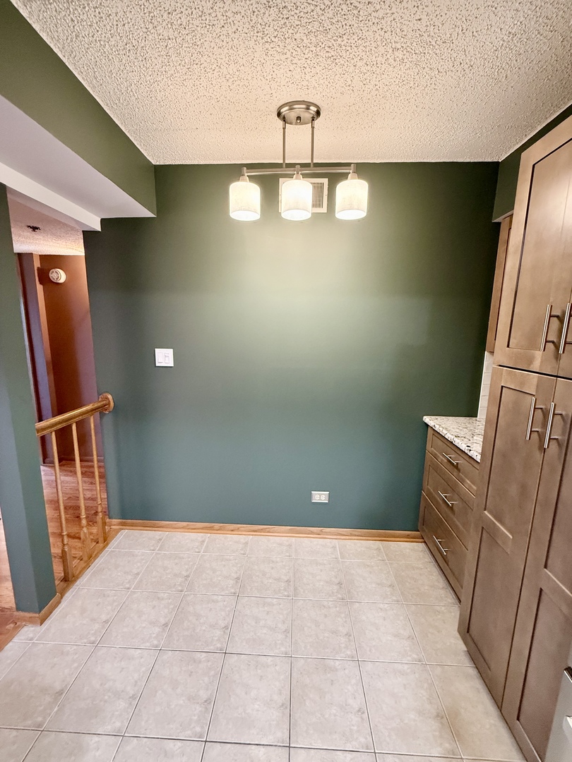 10420 Circle Drive #25B, Oak Lawn, IL 60453