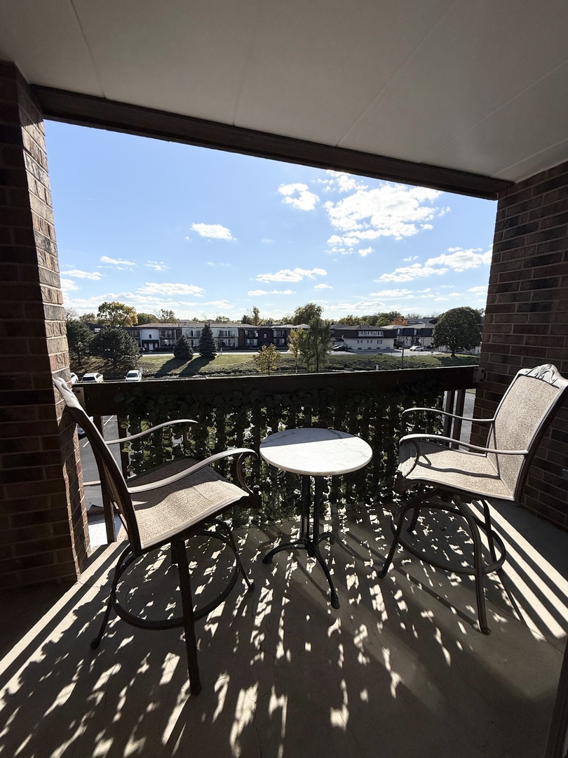 10420 Circle Drive #25B, Oak Lawn, IL 60453