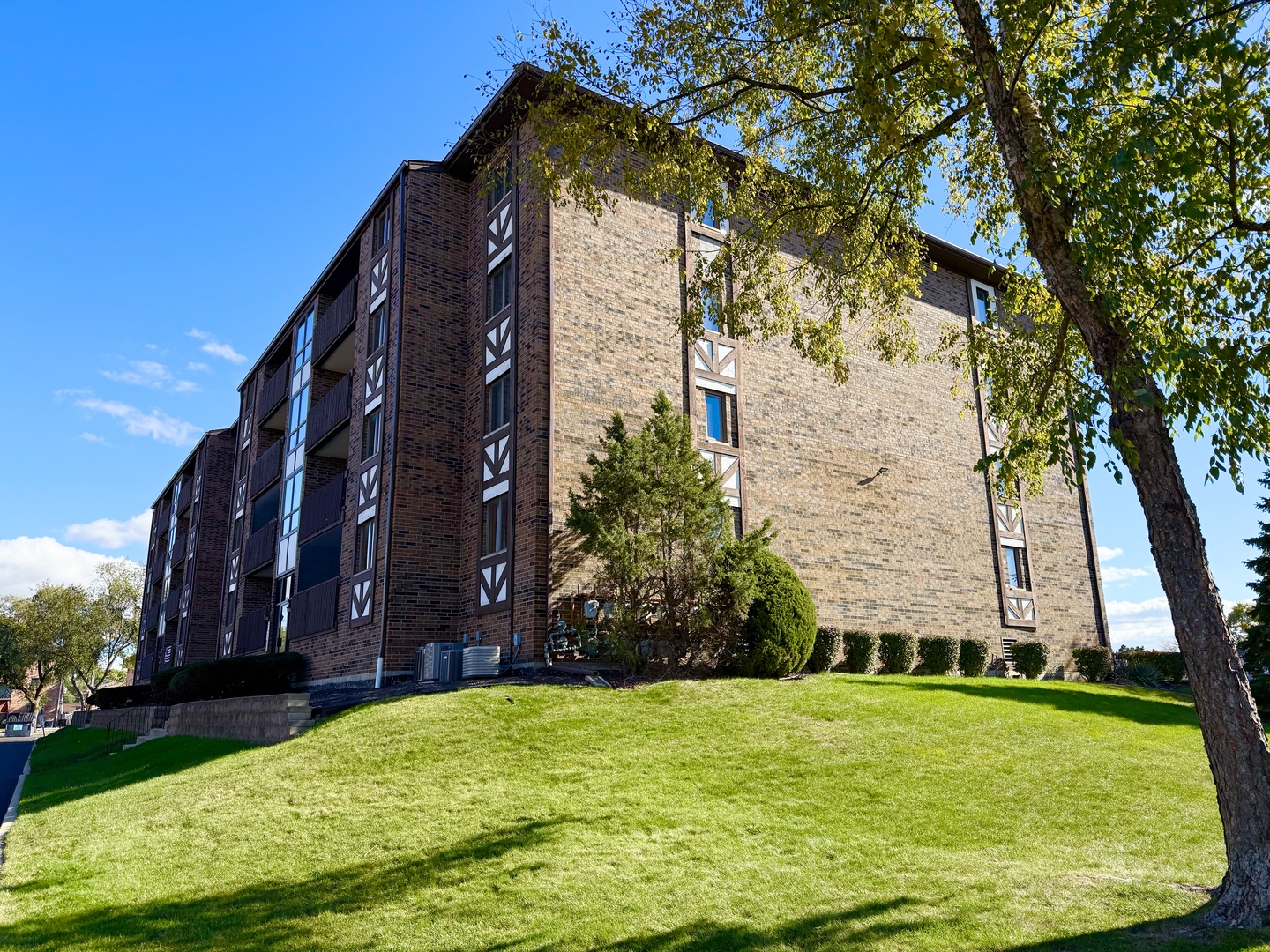 10420 Circle Drive #25B, Oak Lawn, IL 60453