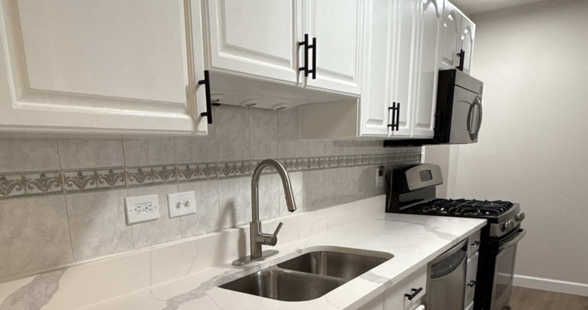 901 Gael Drive #B, Joliet, IL 60435