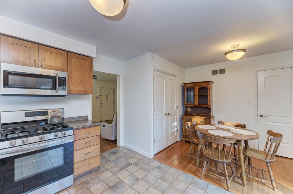 433 N Lincoln Avenue, Villa Park, IL 60181