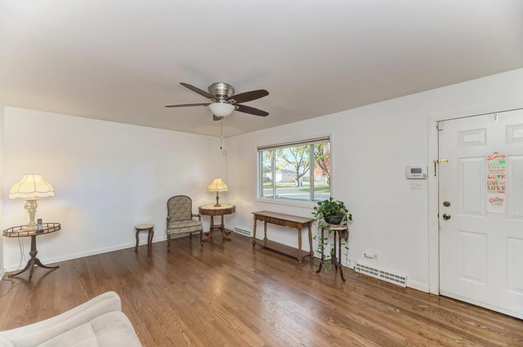 433 N Lincoln Avenue, Villa Park, IL 60181