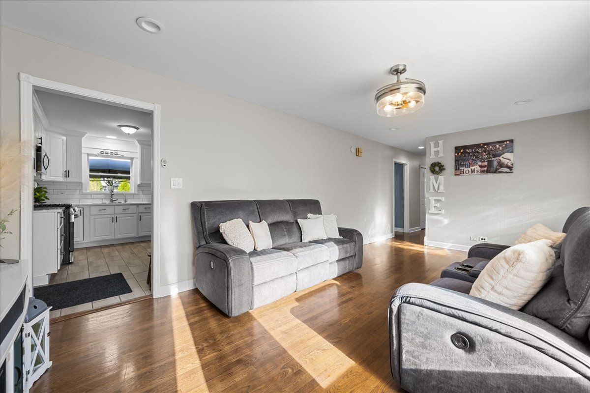 1302 Cary Road, Algonquin, IL 60102