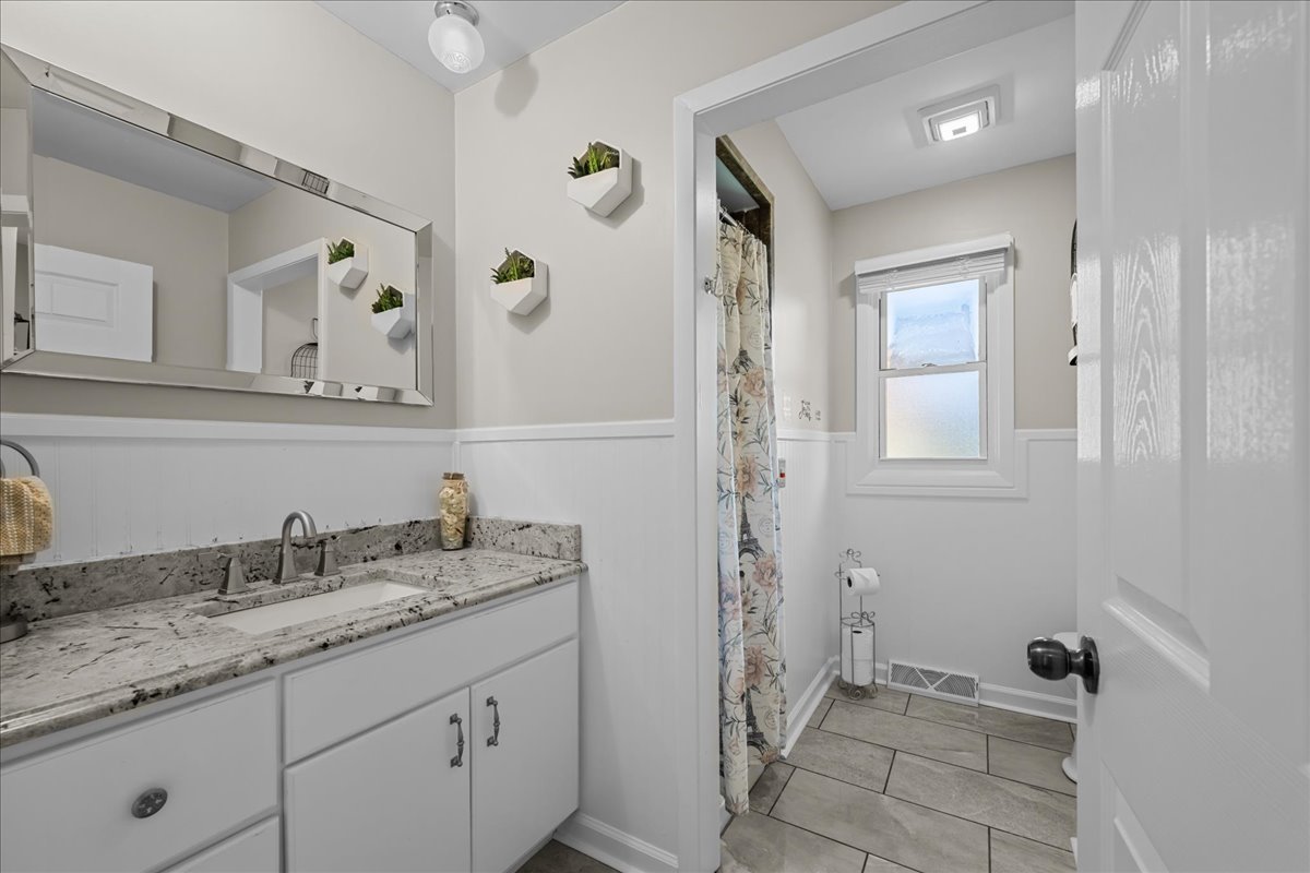 1302 Cary Road, Algonquin, IL 60102