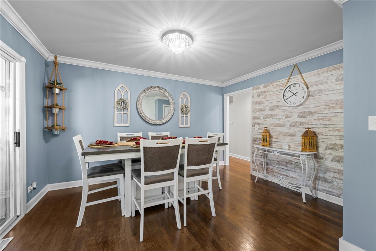 1302 Cary Road, Algonquin, IL 60102