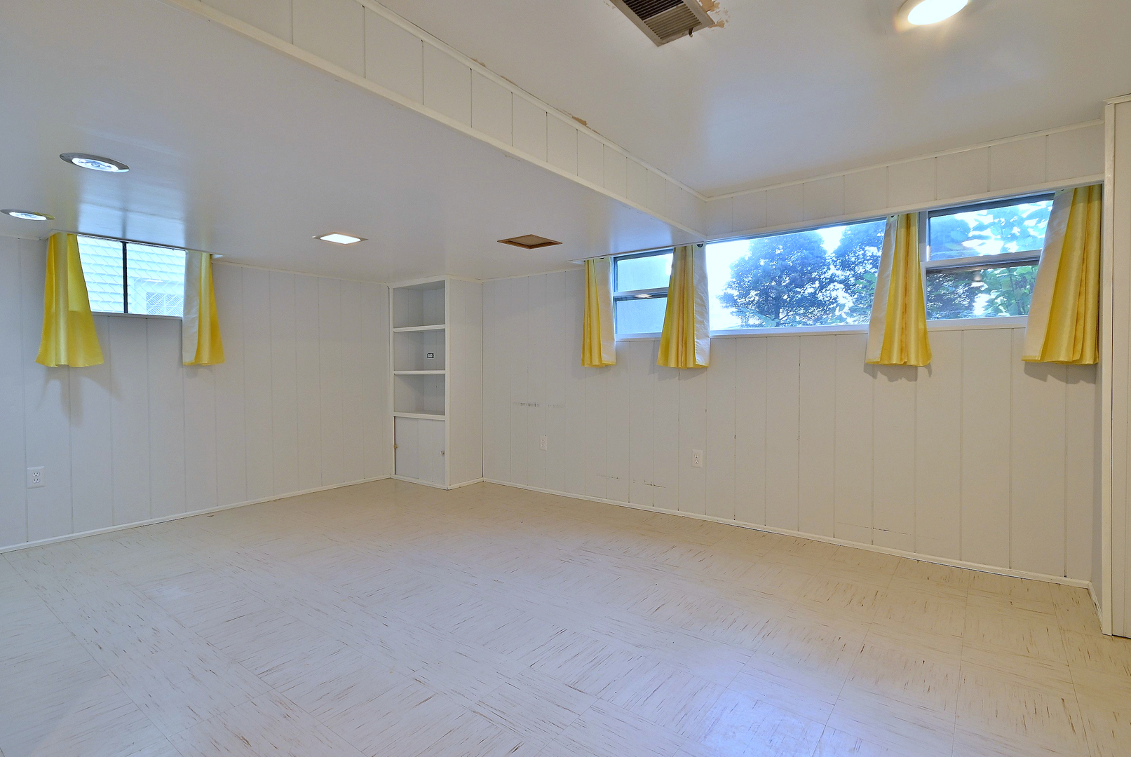 7127 W Summerdale Avenue, Chicago, IL 60656