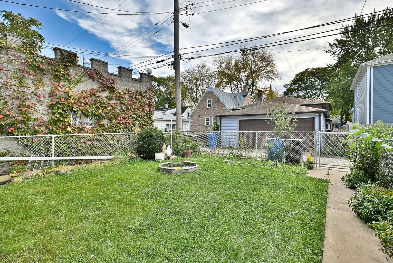 7127 W Summerdale Avenue, Chicago, IL 60656