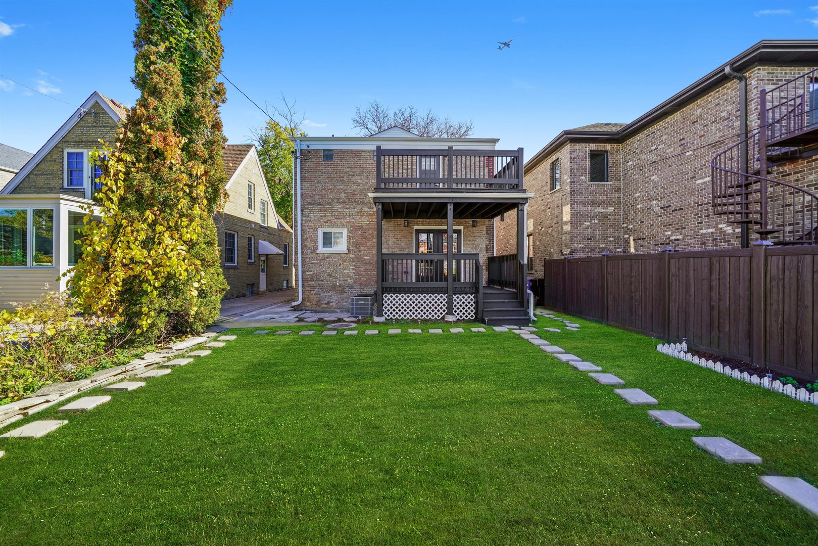 6222 N Lenox Avenue, Chicago, IL 60646