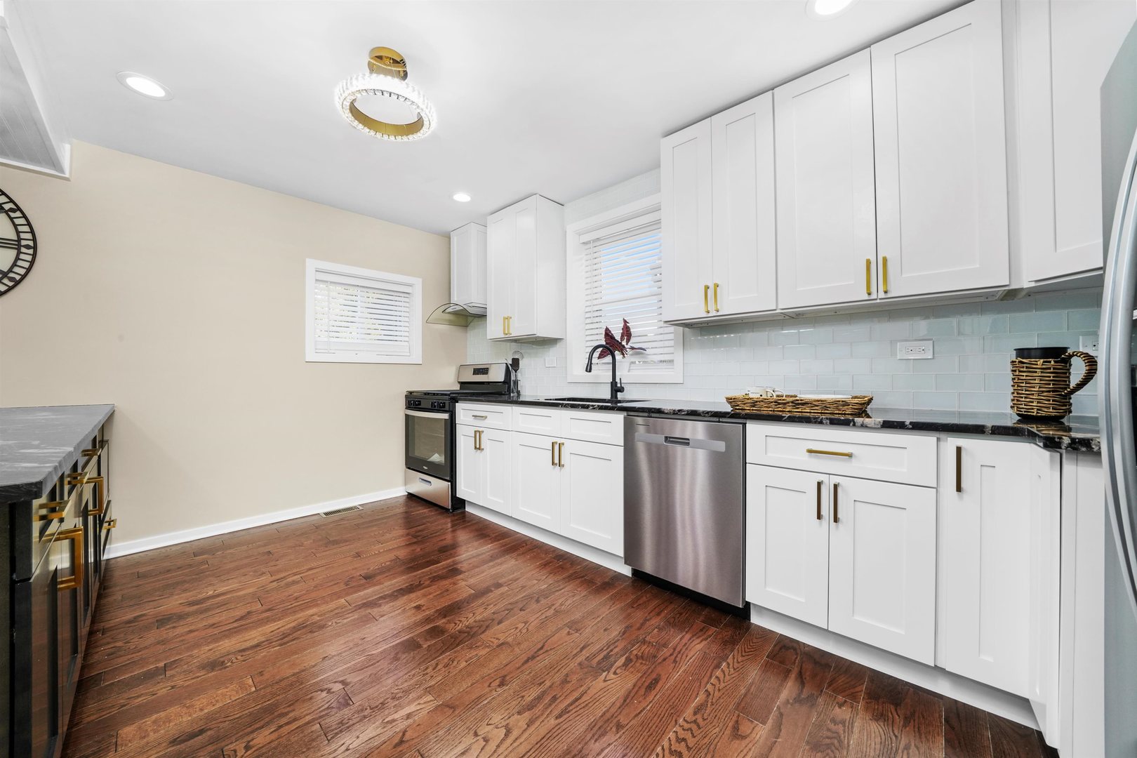 6222 N Lenox Avenue, Chicago, IL 60646