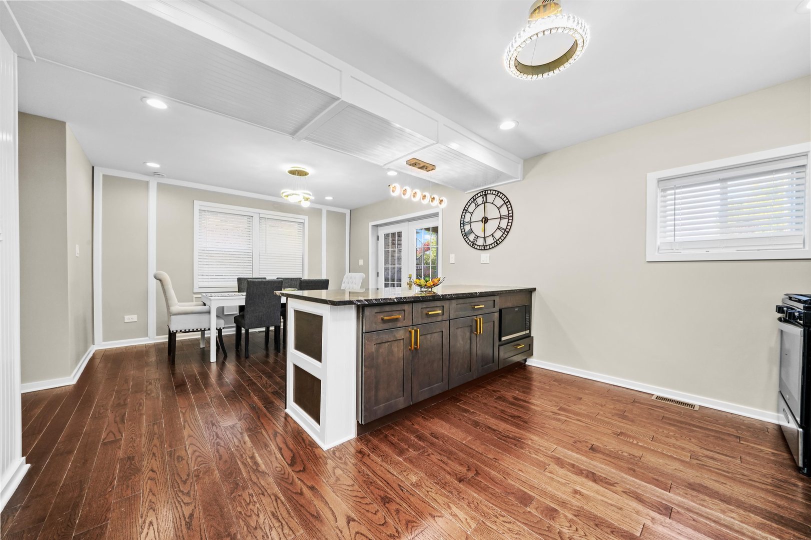 6222 N Lenox Avenue, Chicago, IL 60646