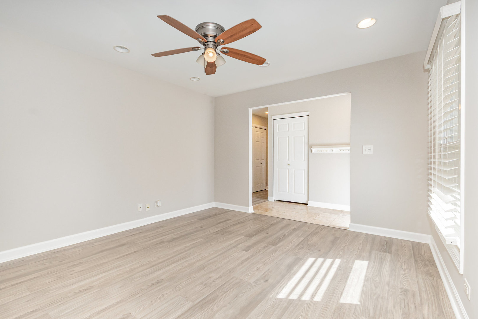 2476 Village Court, Aurora, IL 60504