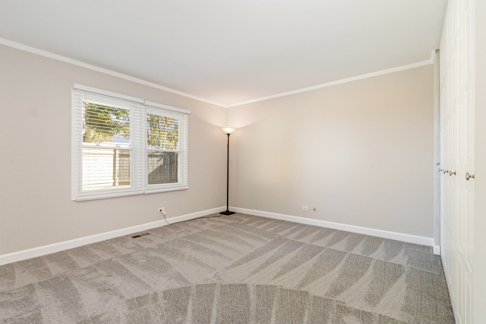 2476 Village Court, Aurora, IL 60504