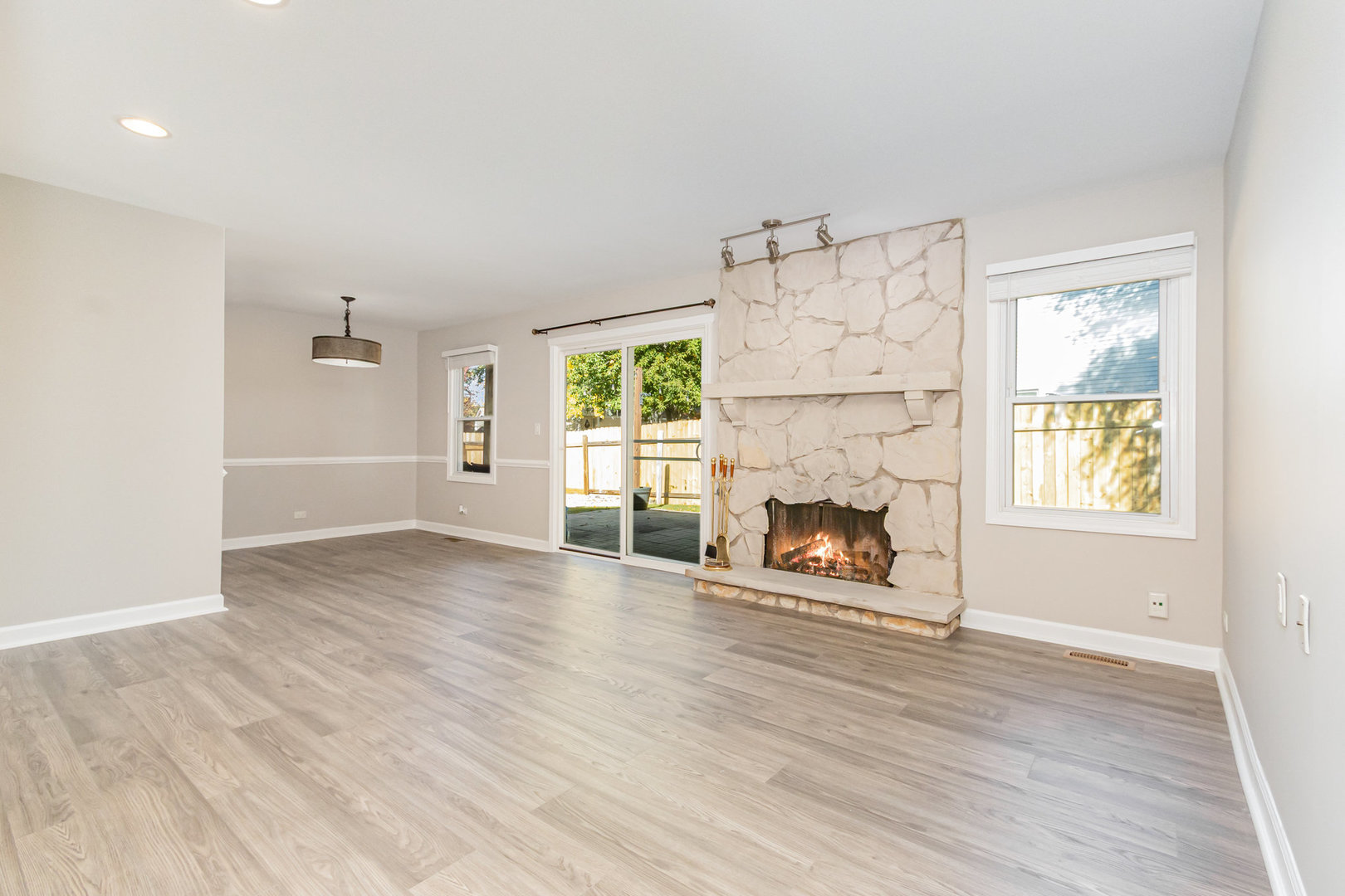 2476 Village Court, Aurora, IL 60504