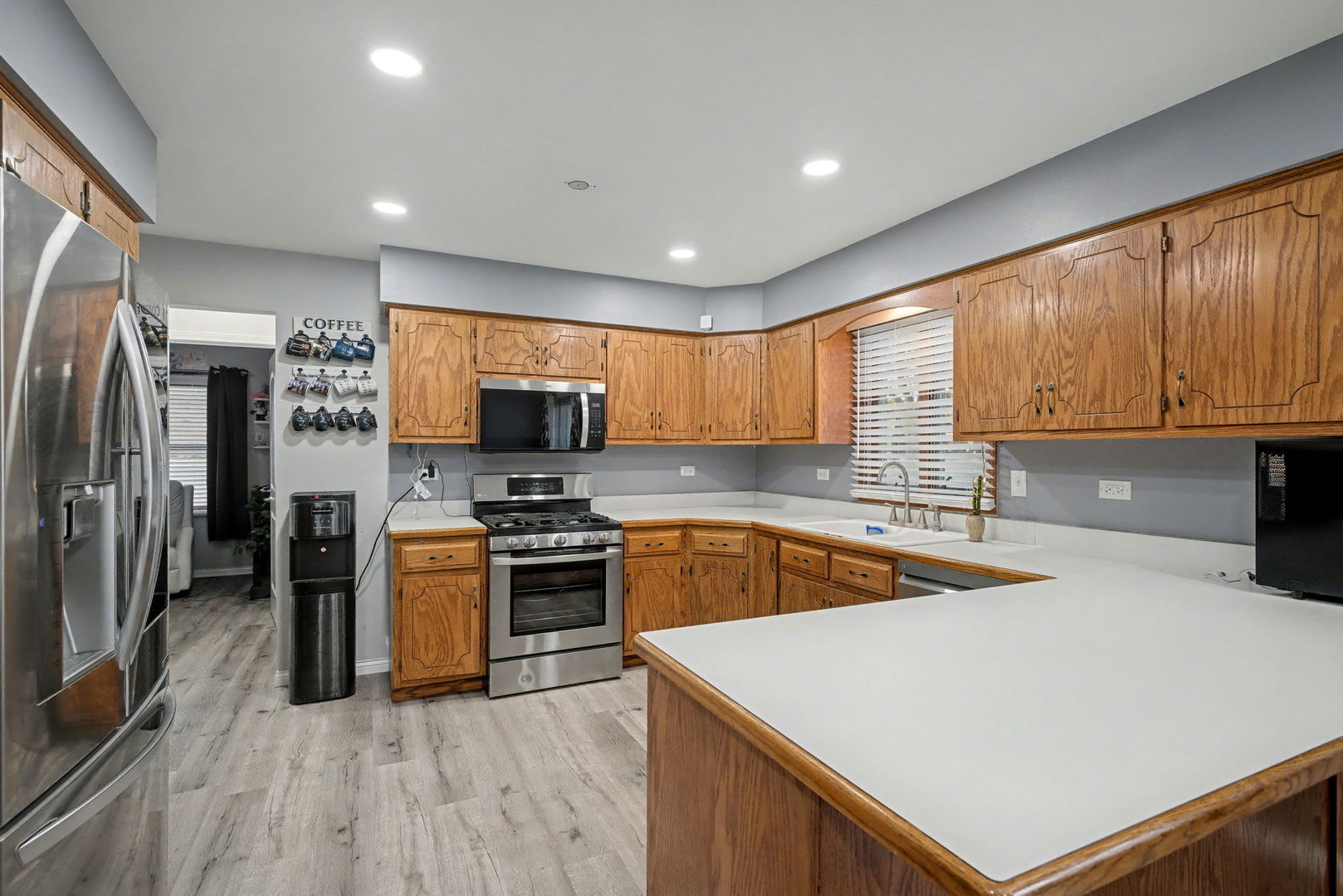 2208 Root Street, Crest Hill, IL 60403