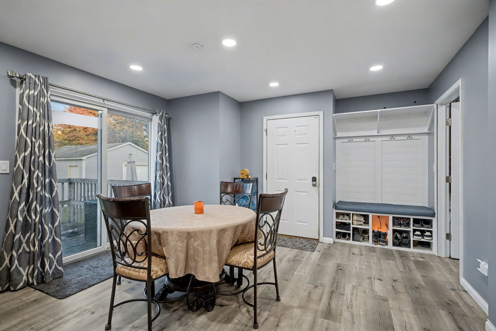 2208 Root Street, Crest Hill, IL 60403