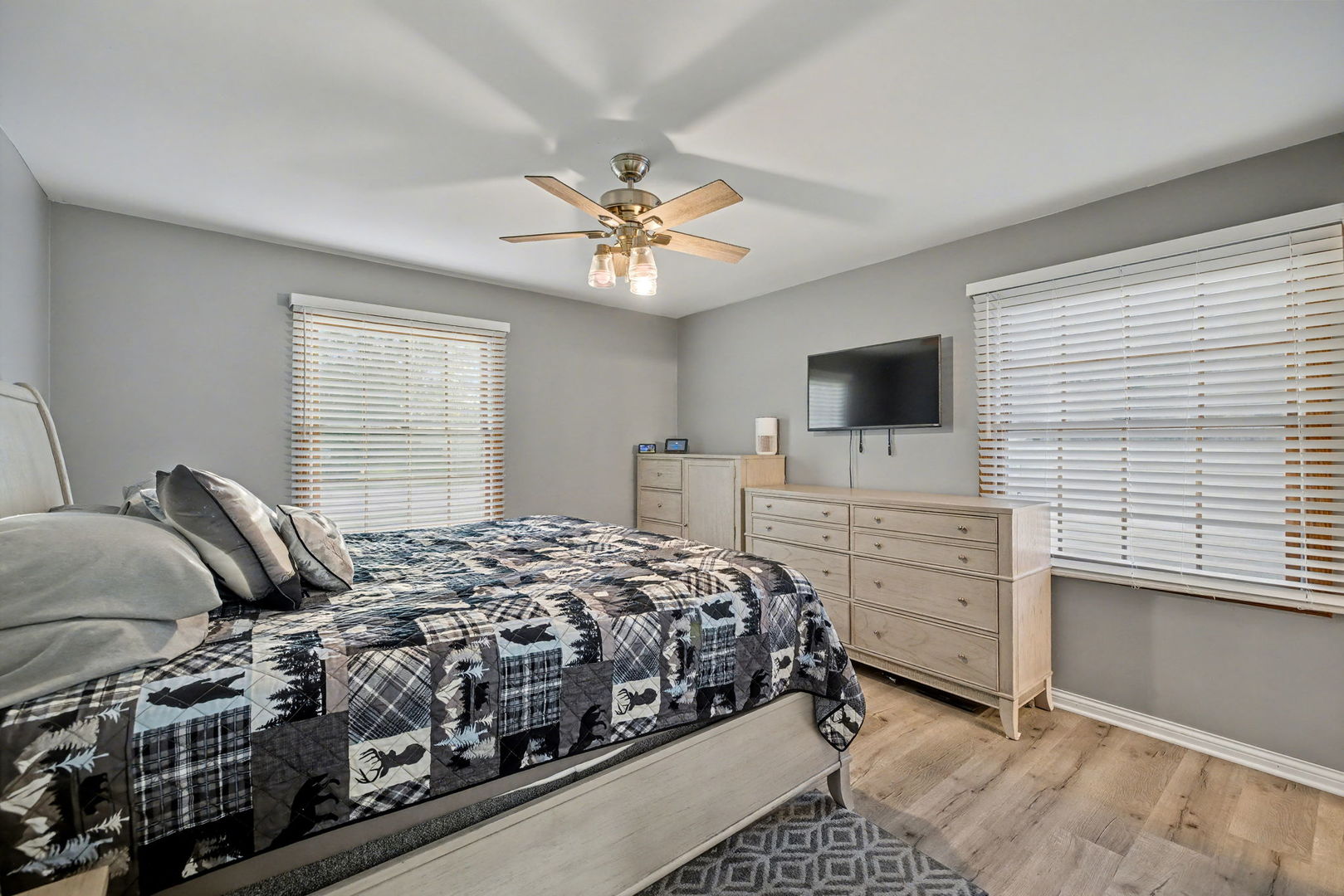 2208 Root Street, Crest Hill, IL 60403