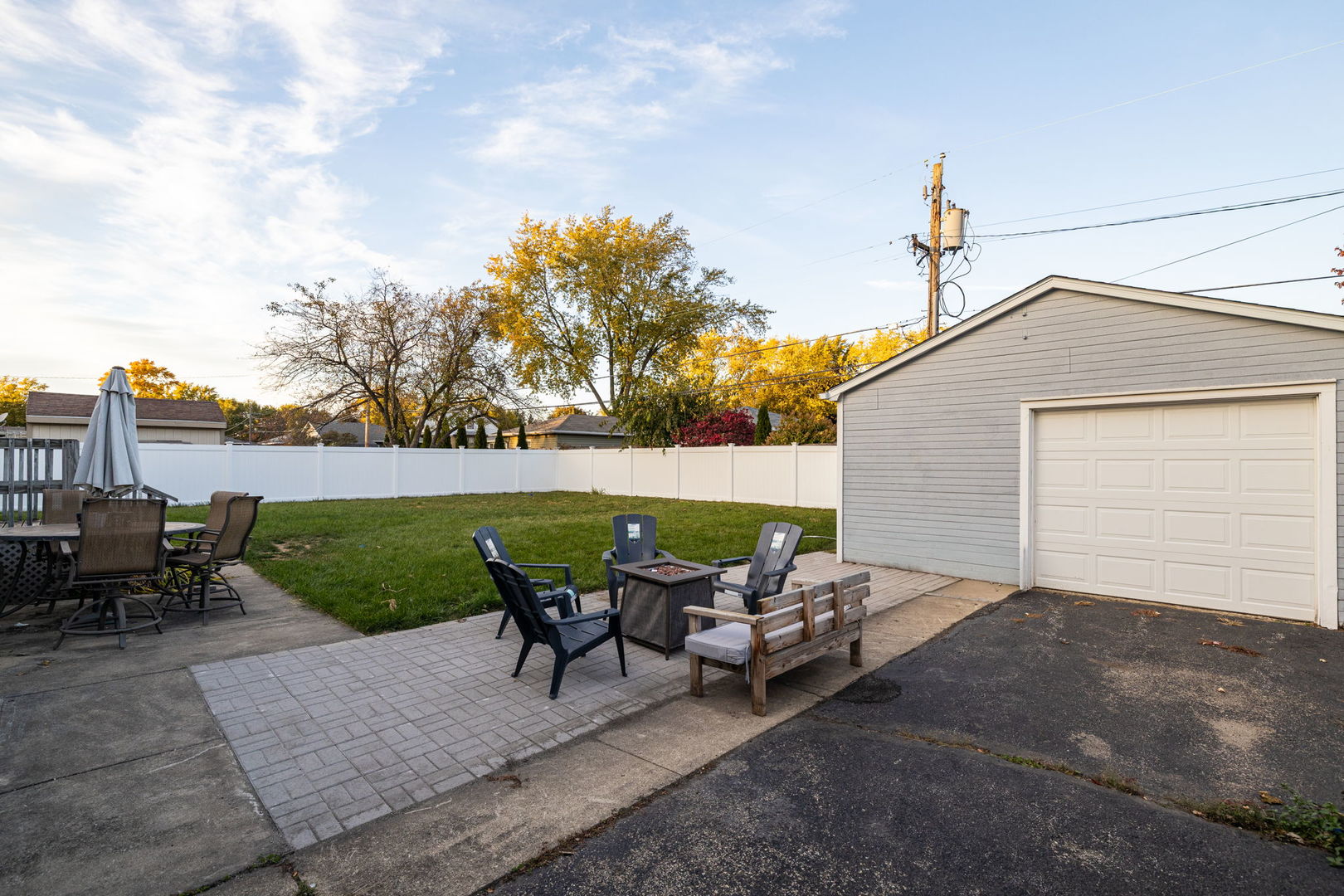 2208 Root Street, Crest Hill, IL 60403