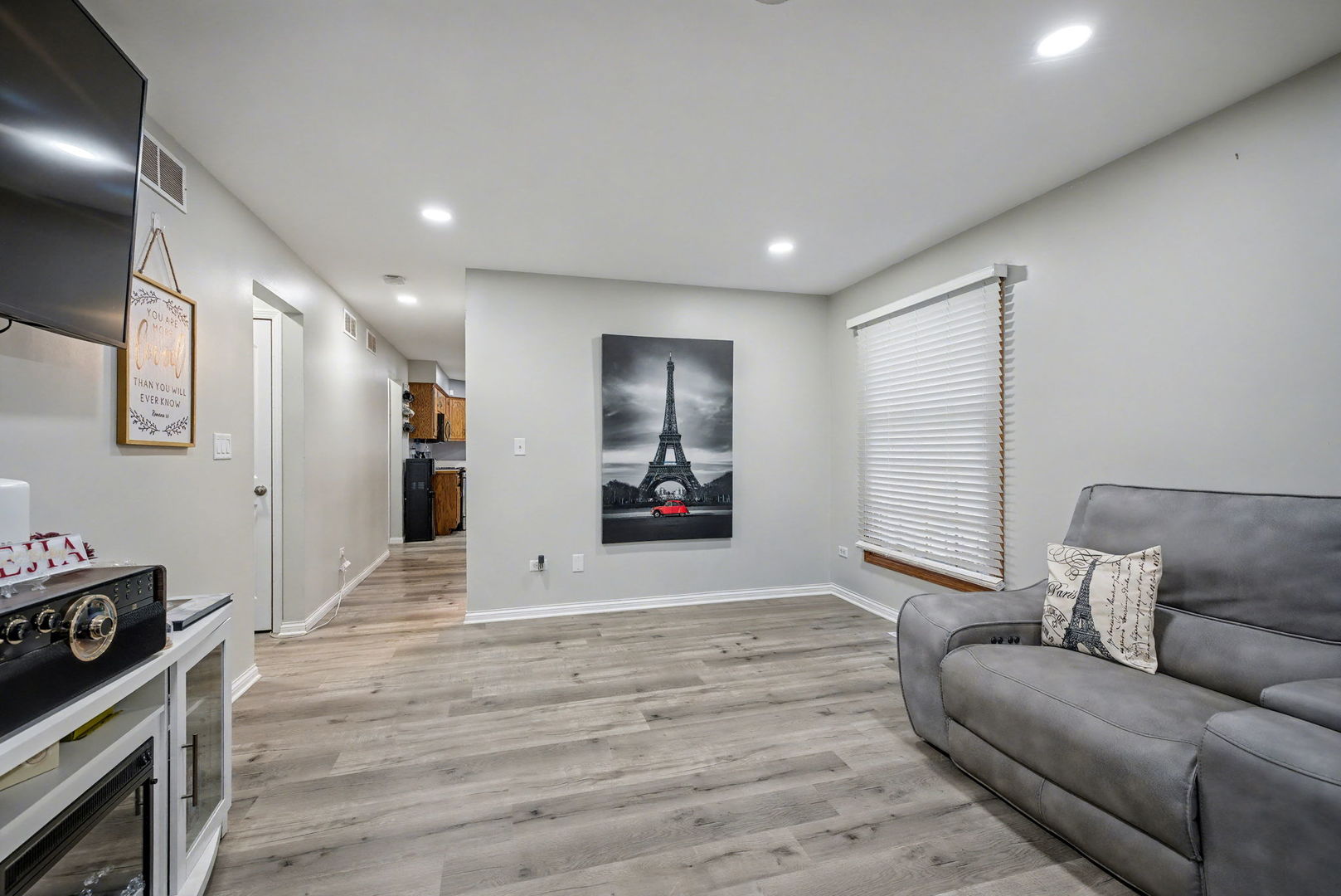 2208 Root Street, Crest Hill, IL 60403