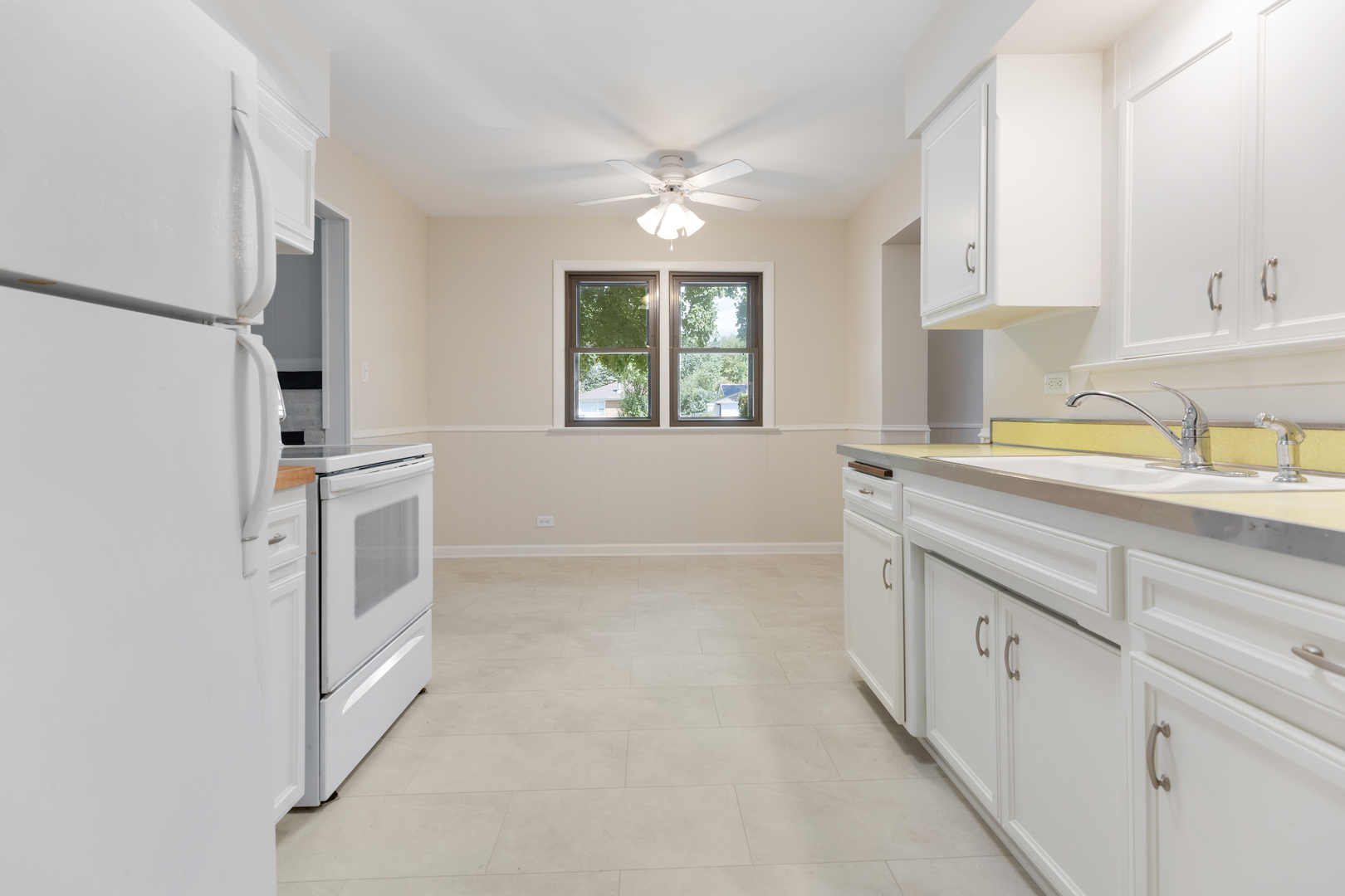 259 PINE Lane, Bensenville, IL 60106