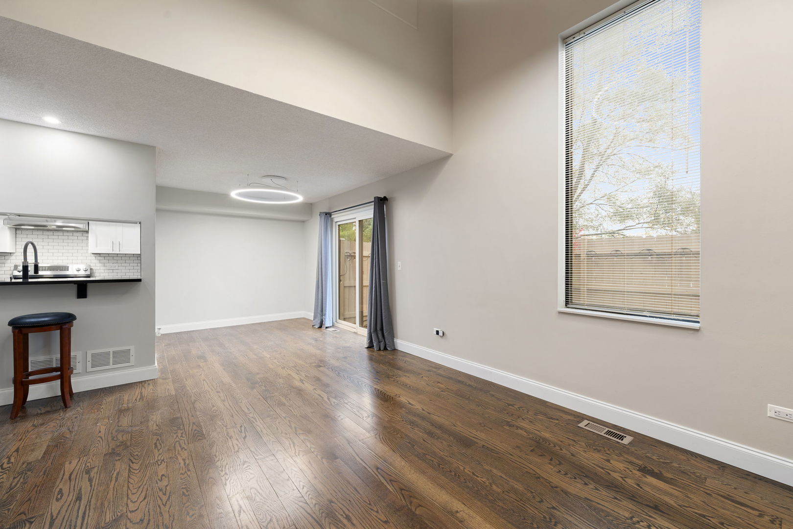 136 MOHAWK Trail #D, Lake Zurich, IL 60047