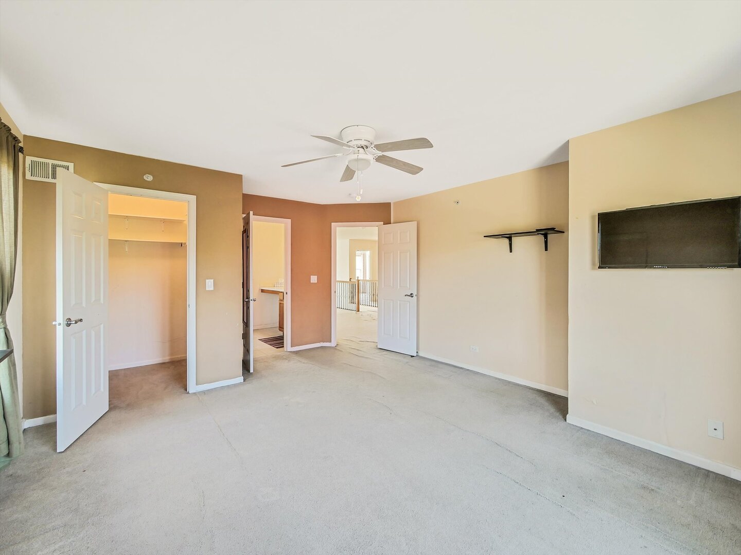 324 English Oak Lane, Streamwood, IL 60107