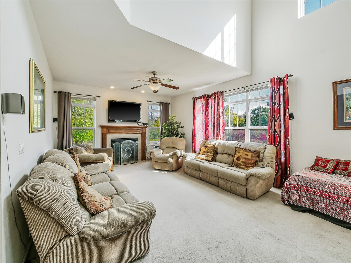 324 English Oak Lane, Streamwood, IL 60107