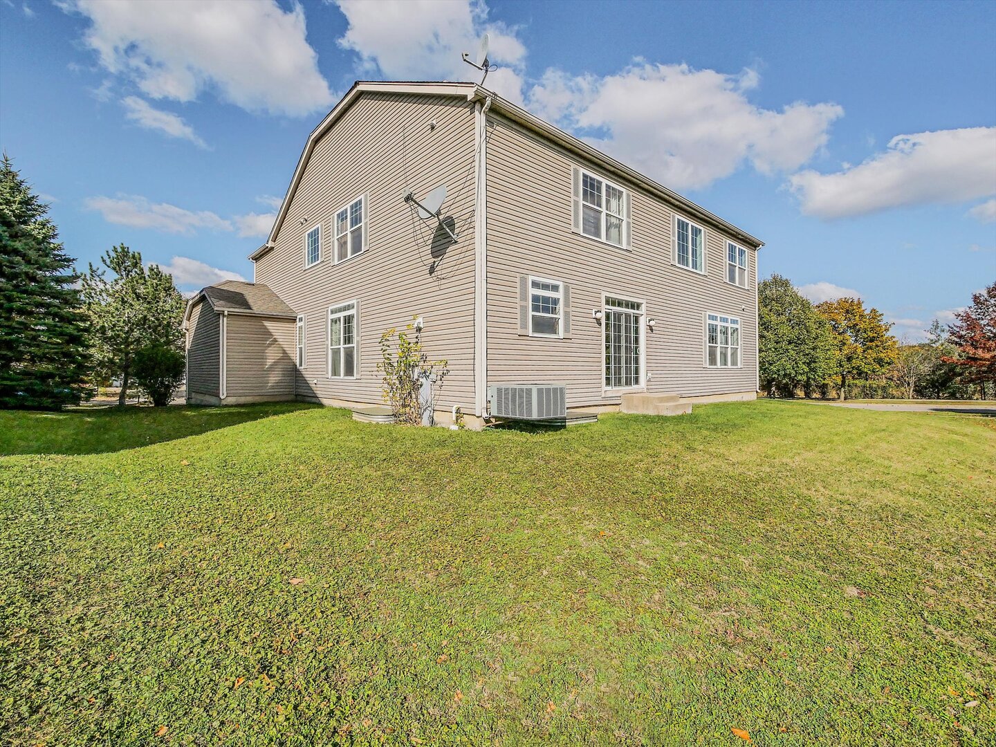 324 English Oak Lane, Streamwood, IL 60107