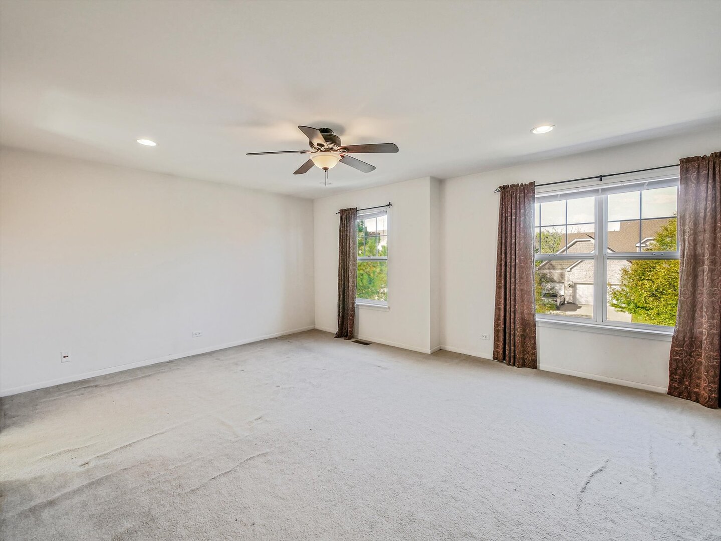 324 English Oak Lane, Streamwood, IL 60107