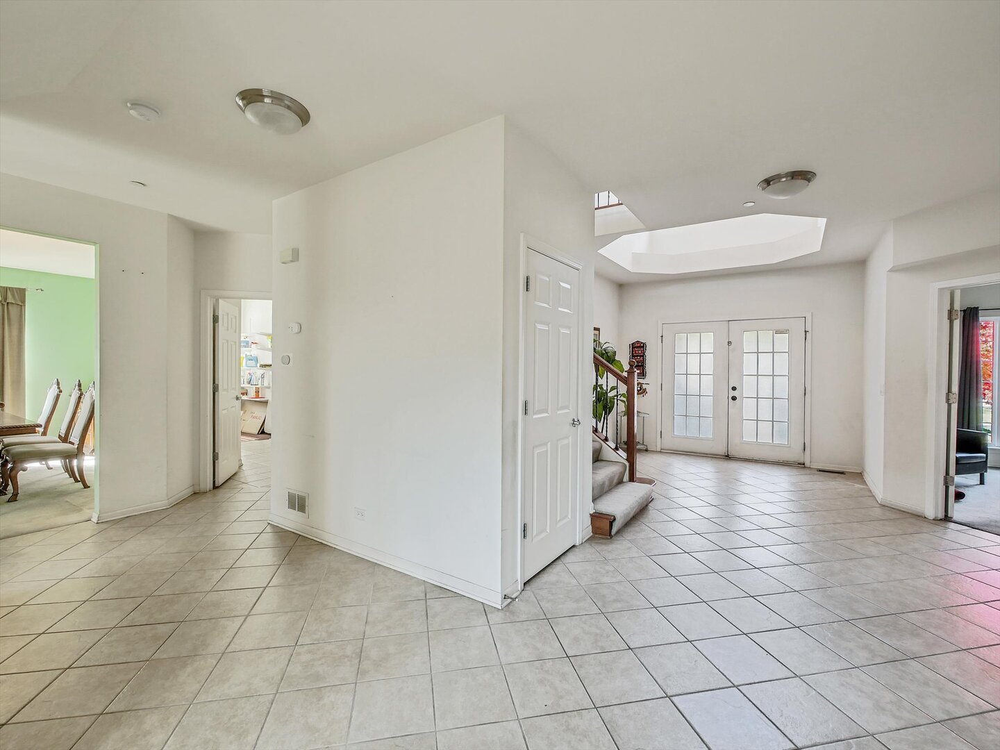 324 English Oak Lane, Streamwood, IL 60107