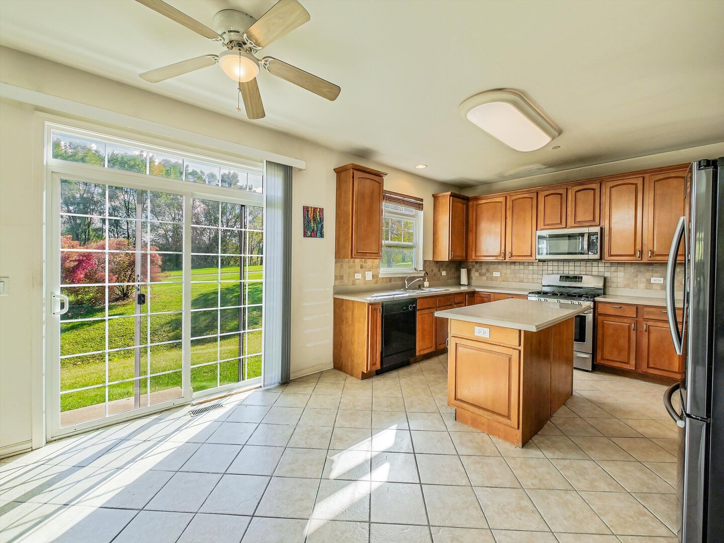 324 English Oak Lane, Streamwood, IL 60107