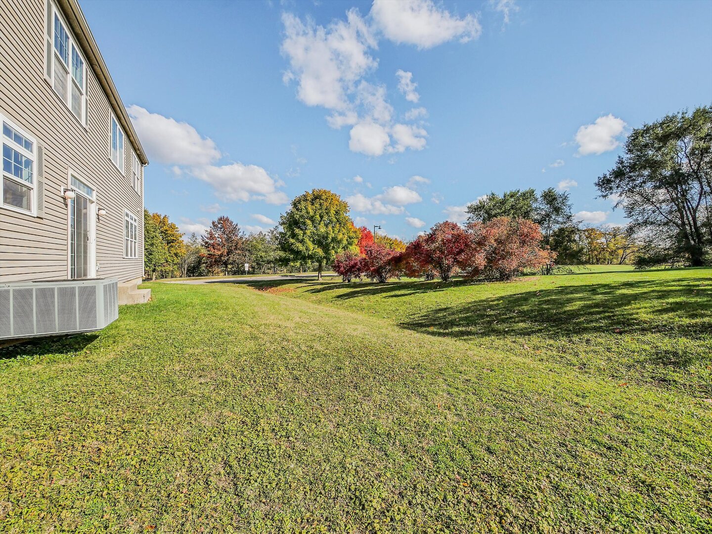 324 English Oak Lane, Streamwood, IL 60107